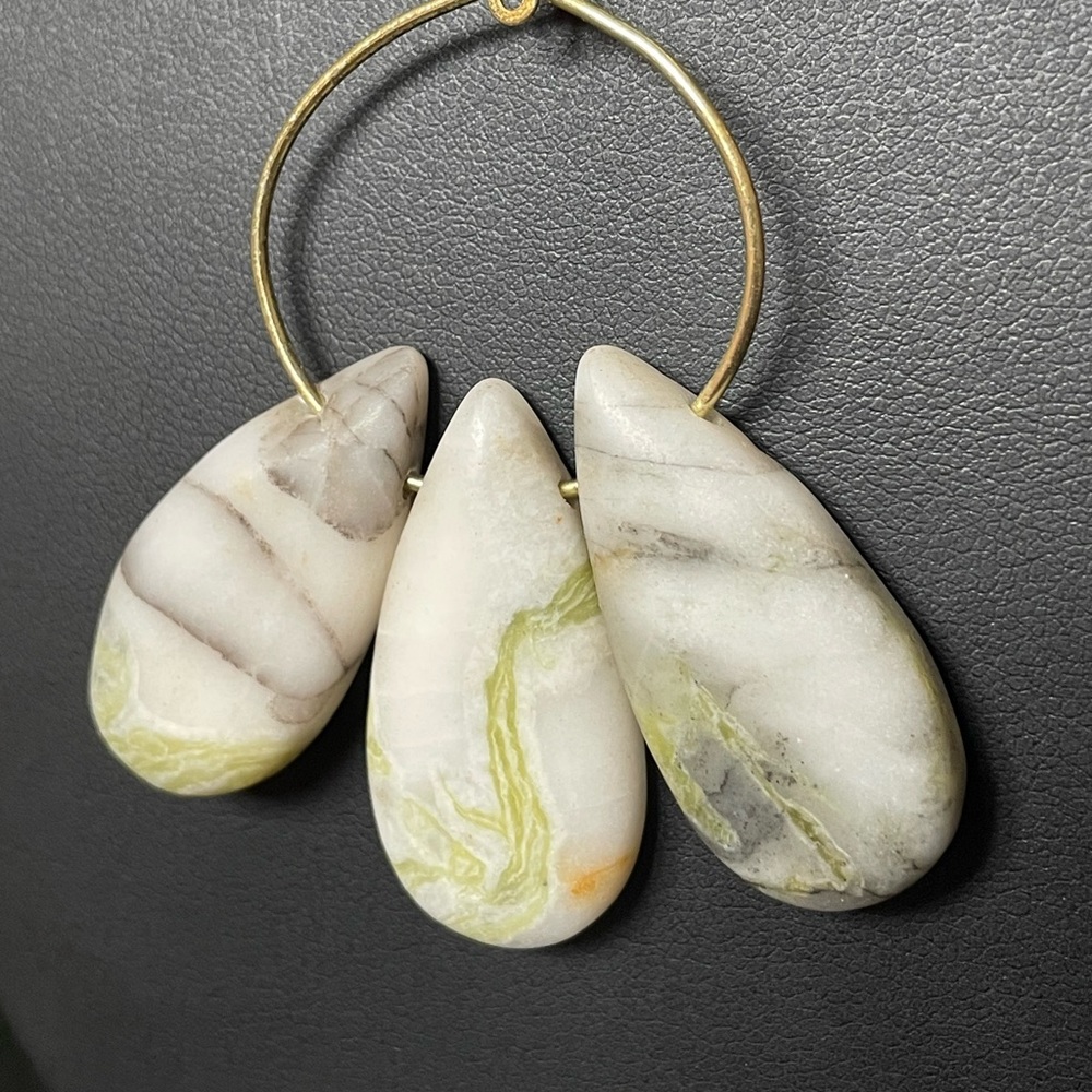 Marble teardrops with Vesuvianite, gold-tone and wooden vintage beaded necklace - Picture 4 of 6
